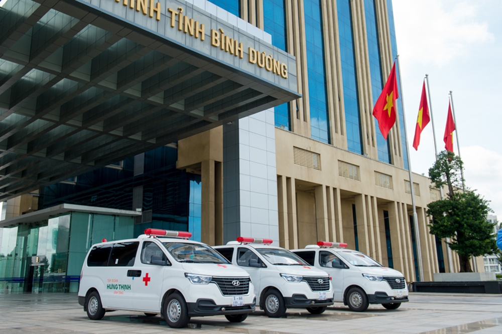 3 xe cứu thương được phân bổ cho Trung tâm Y tế TP.Dĩ An, TP.Thuận An và huyện Phú Giáo